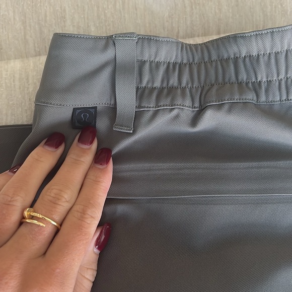 Lululemon men’s pants - Picture 6 of 7